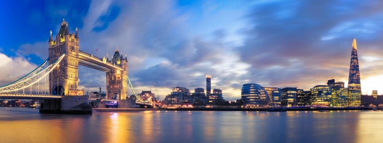 image of london bridge at night time